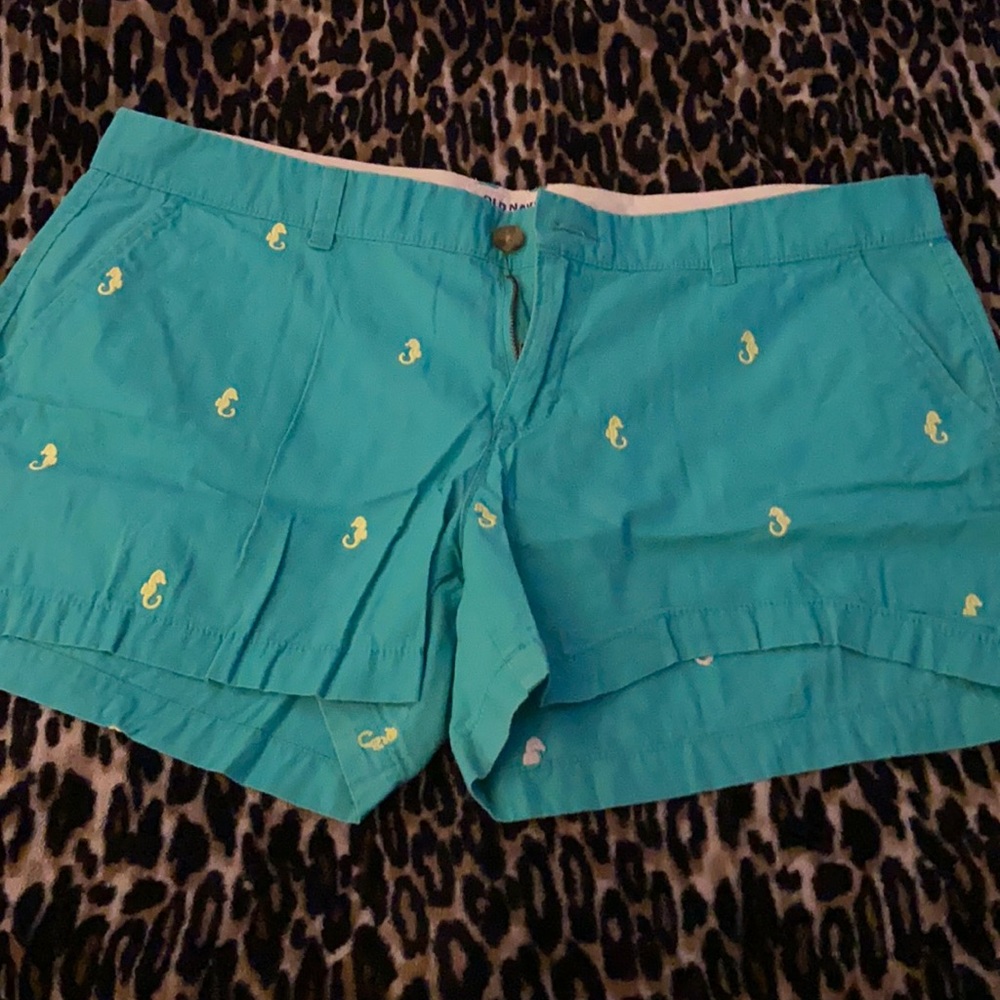 Size 14 old navy shorts